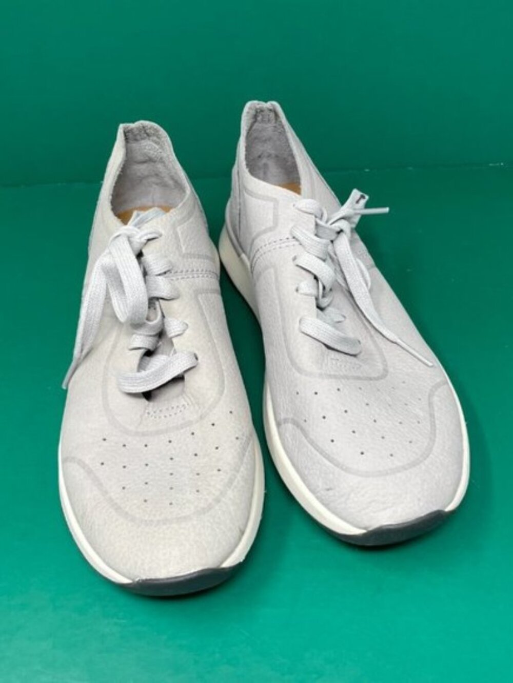 UGG | Adaleen Sneaker in Light Grey